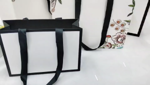 ZOEY ถุงกระดาษ ไซส์ใหญ่ สั่งทำมาเเบบพิเศษ ใส่เสื้อผ้า ใส่ของชำร่วย รับน้ำหนักได้ดีเยี่ยม พร้อมส่ง