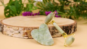 Gua Sha Scraping Plate and Jade Face Roller Set Traditional Facial Face Massager Tools Set Beauty