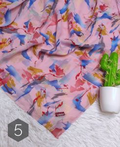 Hijab Segiempat Vinca Motif Siffon Tidak Licin Mudah Di Bentuk