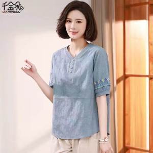 ผ้าฝ้ายลินินบริสุทธิ์กว้างหลวมกลางแขนเสื้อคอวีกับกางเกงขากว้างสไตล์ชาติพันธุ์ย้อนยุคสําหรับผู้หญิงที่มีอายุมากกว่า