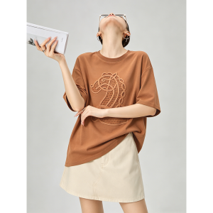 GULILI | Retro Orange Coffee Hollow Out Horse Printed Women T-shirt