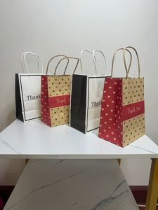 ถุงกระดาษหูหิ้ว หูเกลียว กระดาษคราฟท์ แพคละ 25ใบ ราคาถูก