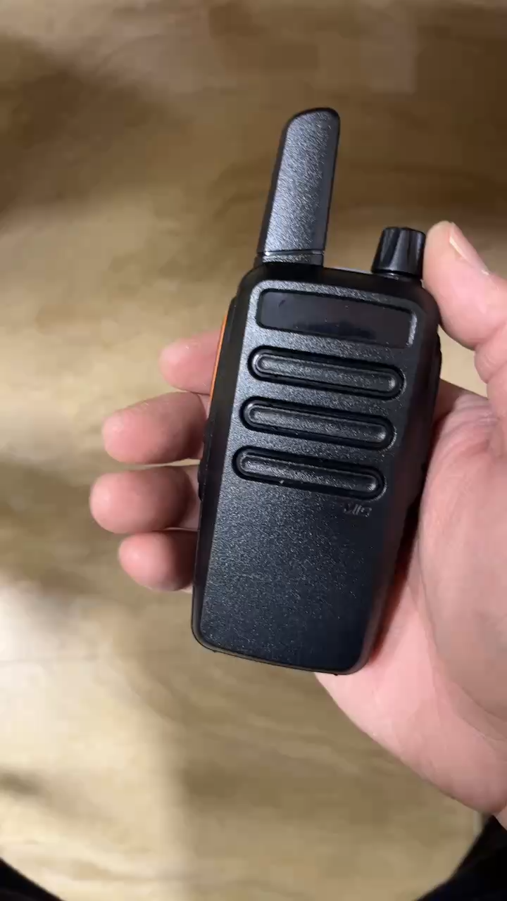 Motorola T62 Walkie Talkie Long Range 10KM UHF 16 Channels UHF 400-470MHz Frequency Copy Walkie-Talkies10W 5800mAh Type C Charging IP54 Waterproof