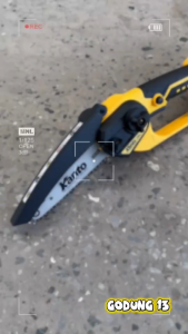 Kanto เลื่อยโซ่ แบตเตอรี่ ไร้สาย 20V พร้อมด้ามต่อยาว 2.7 เมตร มาพร้อมแบตเตอรี่ และที่ชาร์จฯ : KT-POWER-CS44