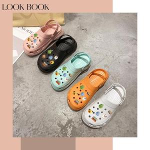 พร้อมเสริฟ์ รองเท้าแฟชั่นเข้าใหม่ มีให้เลือกหลากหลายสี ทรงสวย คุณภาพดี ใส่สบาบสุดๆๆ ไปพร้อมตัวติดด้วยนะ กดเลย