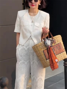 ฤดูร้อน แฟชั่นคอกลม ลูกไม้ ชุด ผู้หญิง กางเกงลำลอง หลากหลาย เสื้อท่อนบน ชุดกางเกง เรียบหรู Atmosphere Influencer Favorite