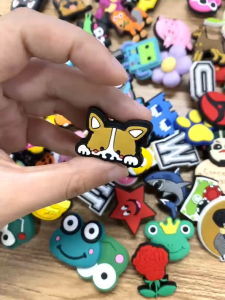 17 ชิ้น/เซ็ตรองเท้า Charm jibz ตาม croc Charm และผู้หญิงในประเภทผู้หญิง