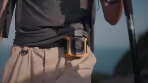 Quạt mini đeo cổ tích điện  Mini Cầm Tay Đeo thắt lưng DQ215 pin 6000Mah có cổng sạc ĐT