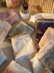 กางเกงชั้นในลูกไม้คอตตอนสำหรับผู้หญิง ระบายอากาศได้ดี ทรงบาง กางเกงชั้นในผู้หญิงเอวกลาง 3 ตัว คอลเลกชันฤดูร้อน 2024