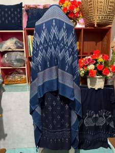 ผ้าคลุมไหล่ หมักโคลนธรรมชาติ ผ้าฝ้ายย้อมคราม ผ้าคราม ผ้าคลุมไหล่ย้อมครามแท้ หน้ากว้าง 80x200 cm ปลีก ส่ง ผ้าพันคอ ผ้าทอมือ