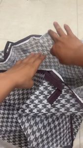 TÚI 100L ĐỰNG ĐỒ QUẦN ÁO XẾP GỌN KHÔNG GIAN - SỌC CARO CÓ DÂY KHÓA KÉO TIỆN LỢI