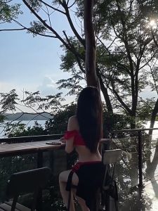 ชูดว่ายน้ำผู้หญิง บิกินี่ 2 ชิ้น ทูพีซ แขนตูปีกดูด้วย สีแดงสด มี ผ้าคลุมบิกินี 5666