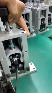 2วัน🚛การจัดส่งในพื้นที่🚛เครื่องปอกสายไฟแบบพกพาเครื่องมือปอกสายไฟเครื่องปอกเปลือกสำหรับสายขนาด 1-21 มม. สามารถเชื่อมต่อกับสว่านไฟฟ้ามือ