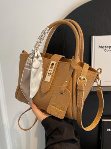Fashionable Bucket Bag Womens Handheld Shoulder Bag Versatile Casual High-End Sensation Single Shoulder Bag for Autumn