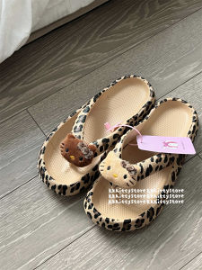 รองเท้าแตะส้นหนาลายเสือดาวน่ารักสำหรับผู้หญิง รองเท้าแตะส้นหนาสำหรับใส่ไปชายหาดในช่วงฤดูร้อนปี 2024 รองเท้าแตะแบบสวมลำลอง