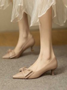 รองเท้าส้นเตี้ยหนังแท้สำหรับผู้หญิง ทรงหัวแหลม สายรัดหัวเข็มขัด รองเท้าส้นเตี้ยแบบสวมสบาย รองเท้าแฟชั่นฤดูใบไม้ผลิและฤดูใบไม้ร่วง