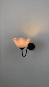 Lampu Dinding Minimalis Dekorasi Ruang Bentuk Bunga
