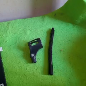 C100 PENYAMBUNG sambungan ORI 100% tiang mic 15- 18 cm DRAT stand Besi FLEXSIBLE FLEKSIBEL brakcet extension mik mix BREKET MICROPHONE DUDUKAN MIKROFON karaoke  Produk ini terbuat dari bahan kelas tinggi dan praktis. Perpanjangan dudukan Mikrofon ini muda