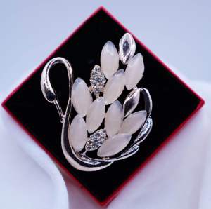 •Semesta• Bros Dada Peniti Aksesoris Hijab Model 008