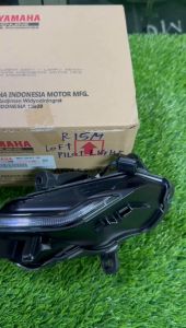 YAMAHA R15M FRONT LAMP LIGHT RIGHT+LEFT 100% ORIGINAL