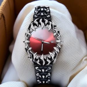 Đồng Hồ Thạch Anh Kiểu Dáng Retro Claw Phong Cách Y2K Dành Cho Nam Thiết Kế Cổ Điển Màu Trắng Ngà Thời Trang Âu Mỹ Phong Cách Cá Tính Lấy Cảm Hứng Từ Người Ngoài Hành Tinh.