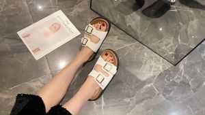 Womens New Flat Bottomed Anti-skid And Odor Proof Exquisite Cool Outdoor Slippers