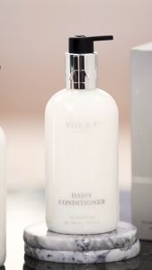 Dầu xả dừa và hoa cúc Vijully cosmetics tóc suôn mượt bồng bềnh 350ml