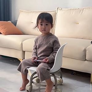 Ghế trẻ em Ghế ngồi bệt có bánh xe Ghế Xoay Bệt Da Cao Cấp Ghế Ngồi Bệt Cho Quán Nail Ghế Trẻ Em Sử Dụng Trong Gia Đình Ghế Inox Không Gỉ Đa Năng - Lazada