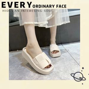 DMshoes พร้อมส่ง รองเท้าแตะแฟชั่นเสริมส้น รุ่นนี้พื้นหนามาก เป็นแบบดีไซน์งานสาน มี 4 สีเลือก เป็นงานสีพื้น นุ่ม ใส่สบาย ไม่เจ็บเท้า กดสั่งมาเลย