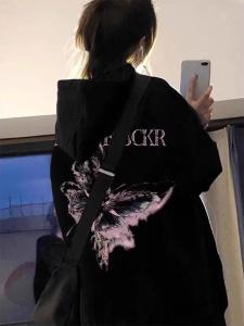 เสื้อสเวตเตอร์มีฮู้ดผ้าฝ้ายแท้พิมพ์ลายผีเสื้อสำหรับผู้หญิง ฤดูใบไม้ร่วง/ฤดูหนาว 2024 เสื้อแจ็คเก็ตแบบหลวมๆ อบอุ่นๆ สไตล์อเมริกันสำหรับคู่รัก