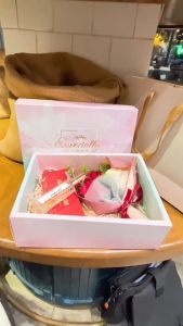 Hộp quà tặng bằng bìa giấy cứng tự gấp - hộp dày kèm túi xách cứng cáp dùng làm hộp quà tặng các dịp kỉ niệm sang trọng quà tặng người yêu