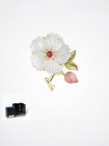TH | Elegant White Shell Brooch