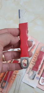 Dụng cụ đa năng sáu trong một[Six in one]