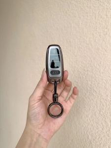 Audi A6l ฝาครอบใช้งานร่วมกับ Q5l A4l A3l Q3 Q4 Q2l A7l A8 Q7 รถ เปลือกหอย หัวเข็มขัด อินเทรนด์ วัสดุ Tpu ขับรถรายการส่วนบุคคล