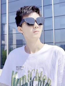 Kacamata hitam polarisasi gaya besar Mengemudi di luar ruangan melindungi dari sinar ultraviolet