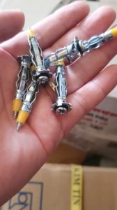 Vít nở thạch caoNở xòe 45cm và 6cm (giá 1 chiếc)