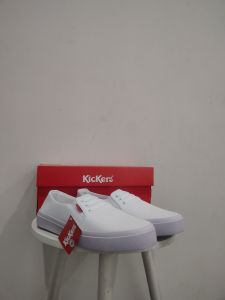 sneaker wanita non tali KCR.08 navy putih sol tebal