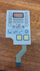 Tấm dán màn hình chữ PS MÀU VÀNG NỀN TRẮNG QIXING ĐỜI 2 dùng cho máy may công nghiệp (giá 1 cái)