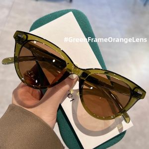 Chuming | Retro Cat-Eye Polarized Face-Slimming UV-Blocking Sunglasses