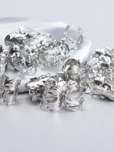 2025 ปีใหม่ เครื่องประดับผมสไตล์ Metal Dreads ที่สวมใส่ใหม่ สไตล์เกาหลี แฟชั่น ดีไซน์สุดเก๋ ไม่มีแบรนด์