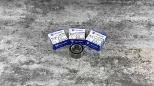 BEARING BERING LAKER LAHER KLAHER RODA DEPAN MAZDA 2 FORD FIESTA ECOSPORT NON ABS AU0847 ORIGINAL MERK TRIVINDO PREMIUM QUALITY BEARING KLAHER WHEEL FRONT\\n\\n Apa Itu Bearing Klaher?\\n\\nBearing klaher adalah komponen penting pada roda depan mobil seperti Mazda 2, Ford Fiesta, dan EcoSport. Ini berfungsi sebagai titik putar antara roda dan suspensi, memastikan gerakan mulus dan efisien. Dalam artikel ini, kita akan membahas tentang bearing klaher, jenis-jenisnya, pemilihan yang tepat, serta cara memasang dan merawatnya.\\n\\n Mengapa Bearing Klaher Penting?\\n\\nBearing klaher memiliki peran penting dalam mengoptimalkan performa mobil Anda. Dengan menggunakan bearing berkualitas premium seperti Trivindo original, Anda dapat menjamin keamanan dan kenyamanan selama berkendara. Selain itu, bearing yang baik juga dapat meningkatkan umur kerja komponen lain di mobil Anda.\\n\\n Jenis-Jenis Bearing Klaher\\n\\nAda beberapa jenis bearing klaher yang tersedia di pasaran, termasuk:\\n\\n* Bearing klaher untuk roda depan Mazda 2\\n* Bearing klaher non-ABS Ford Fiesta\\n* Bearing klaher Ecosport\\n\\nSetiap jenis memiliki karakteristik dan kelebihan masing-masing, sehingga penting untuk memilih yang sesuai dengan kebutuhan mobil Anda.\\n\\n Pemilihan Bearing Klaher yang Tepat\\n\\nUntuk memilih bearing klaher yang tepat, pertimbangkan beberapa hal berikut:\\n\\n* Pastikan bearing kompatibel dengan model mobil Anda, seperti Mazda 2, Ford Fiesta, atau EcoSport.\\n* Pilih bearing berkualitas premium, seperti Trivindo original, untuk mendapatkan performa terbaik.\\n* Perhatikan apakah bearing tersebut cocok untuk model non-ABS jika Anda memiliki mobil seperti Ford Fiesta.\\n\\n Kelebihan dan Kekurangan Bearing Laker Laher Ecosport\\n\\nBearing laker laher Ecosport memiliki beberapa kelebihan dan kekurangan. Kelebihannya adalah:\\n\\n* Dapat meningkatkan performa dan umur kerja mobil Anda.\\n* Cocok untuk digunakan pada mobil Ecosport.\\n\\nNamun, ada juga beberapa kekurangan:\\n\\n* Harga mungkin lebih tinggi dibandingkan dengan bearing lainnya.\\n* Mungkin tidak cocok untuk semua model mobil.\\n\\n Cara Memasang dan Merawat Bearing Klaher\\n\\nBerikut adalah tips untuk memasang dan merawat bearing klaher:\\n\\n* Pastikan Anda memilih bearing yang sesuai dengan model mobil Anda, seperti bearing roda depan Mazda 2.\\n* Ikuti petunjuk pemasangan yang diberikan oleh produsen.\\n* Gunakan pelumas berkualitas untuk memastikan bearing bekerja dengan baik.\\n* Lakukan pemeriksaan rutin untuk memastikan bearing tetap dalam kondisi baik.\\n\\n Kesimpulan\\n\\nPemilihan bearing klaher yang tepat sangat penting untuk mendapatkan performa terbaik dari mobil Anda. Dengan mempertimbangkan faktor-faktor seperti kompatibilitas dengan model mobil, kualitas premium, dan cocok untuk model non-ABS, Anda dapat memilih bearing yang sesuai dengan kebutuhan Anda. Selain itu, merawat bearing dengan benar juga dapat membantu meningkatkan umur kerja komponen lain di mobil Anda.\n}