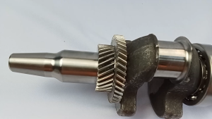 04164 เพลาข้อเหวี่ยงเครื่องปั่นไฟ 13 แรง 5 kw ปลายเตเปอร์ ยี่ห้อควายทอง