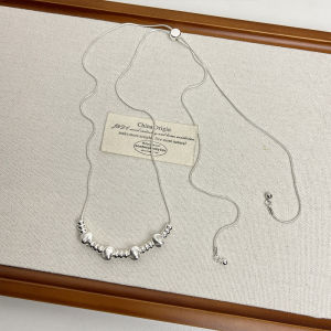 สร้อยคอไข่มุกไม่สมมาตรสไตล์ฝรั่งเศส เครื่องประดับแฟชั่นสำหรับผู้หญิง สร้อยคอโซ่กระดูกไหปลาร้า สร้อยคอเงิน โซ่กระดูกไหปลาร้า โซ่กระดูกไหปลาร้า