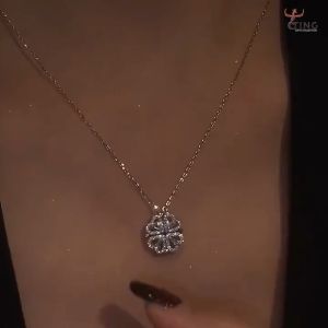 Four Leaf Clover Necklace For Women Love Pendant 2 in 1 Motion Titanium Steel Necklace Foldable Pendant Chain Jewelry