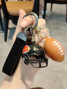 อเมริกันฟุตบอลหมวกกันน็อคพวงกุญแจ Mini จี้ Creative Fine ทีมของขวัญสําหรับผู้ชายและผู้หญิงอุปกรณ์รื่นเริงไอเดียของขวัญ