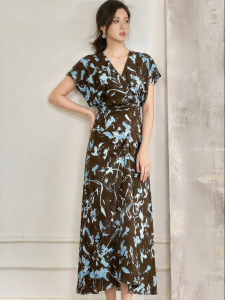 Roey s house | Retro Flavor Floral V-neck Resort Style Feminine Dress
