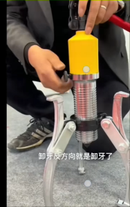 3 Jaw Hydraulic Gear Puller Heavy Duty Hydraulic Bearing Puller Wheel Hub & Gear Separator Tool for Auto Repair and Machinery Maintenance