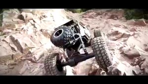 Mobil Remote Control Alloy Off-Road Car Mainan RC Mobil Climbing Car 2WD Powerful Dengan Lampu