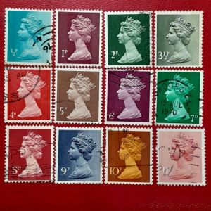 Prangko British klasik koleksi kuno 12 Pcs Ratu Elizabeth II Campur USED