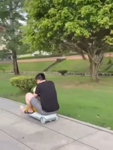 2025 new childrens electric twist car with widened wheelbase anti-rollover design and long battery life for adults